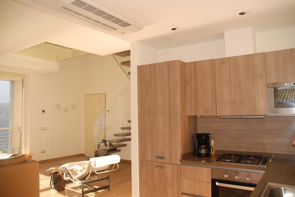 Residenza Simona Apartment Mezzegra Bilik gambar