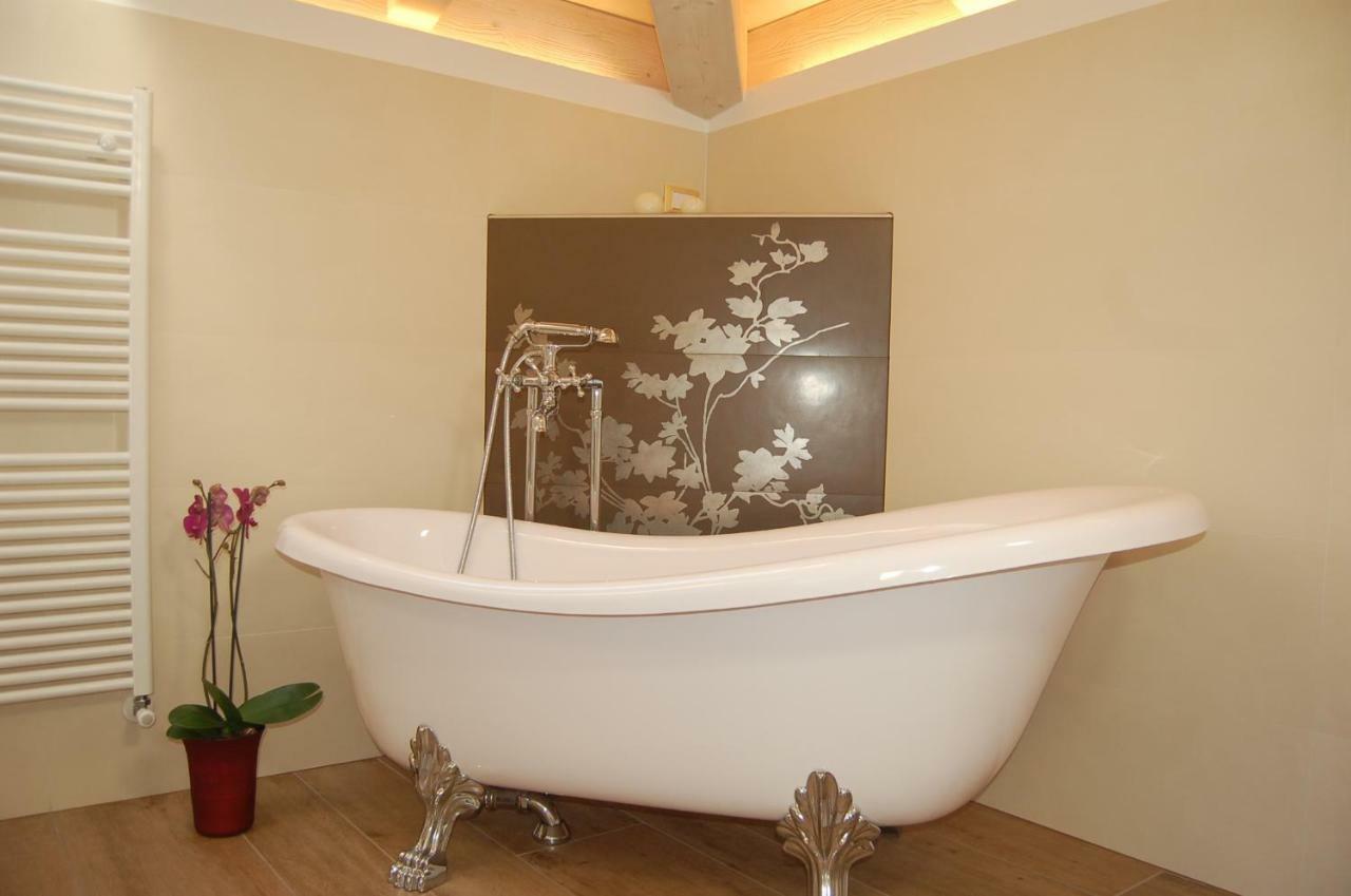Residenza Simona Apartment Mezzegra Luaran gambar